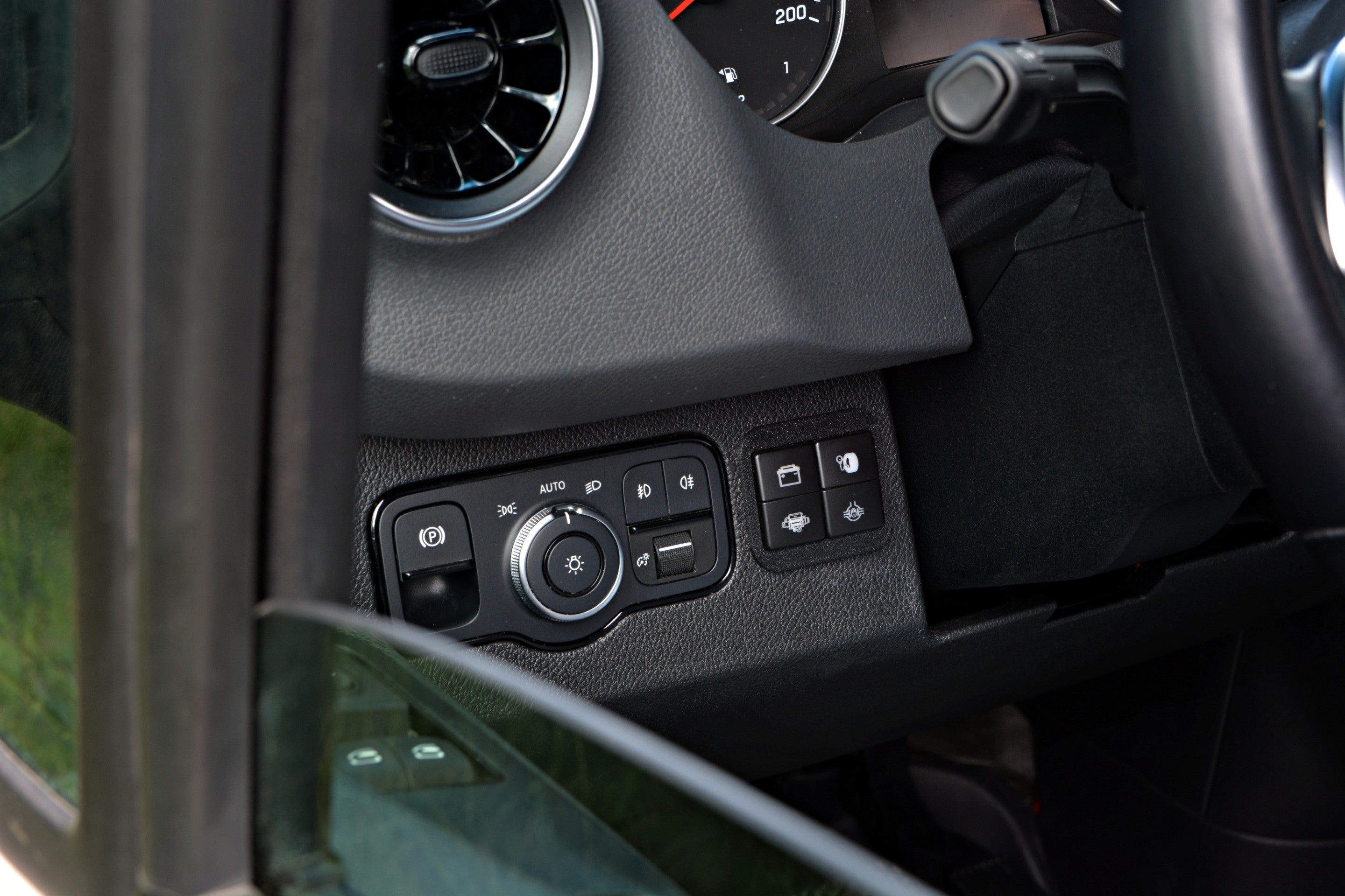 Mercedes-Benz Sprinter 907/VS30 Left side 4-Switch Dash Panel