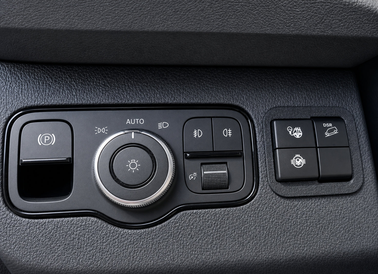 Mercedes-Benz Sprinter 907/VS30 Offroad panel - DSR relocation + ARB AirLocker and ARB Compressor switch